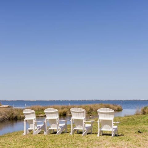 The Burrus House Inn Waterfront Suites Bed and Breakfast in Manteo