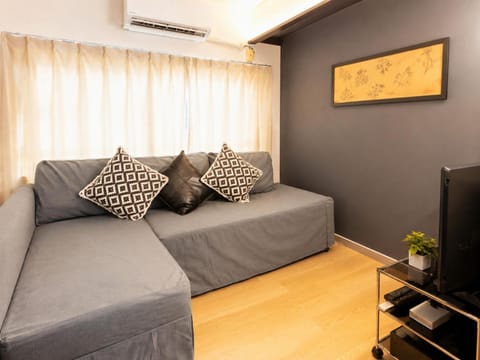 Photo of the whole room, air conditioner