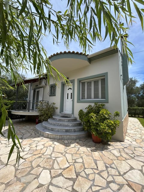 Property building, Facade/entrance, Garden