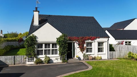 Plantation Drive - Home from home House in Limavady
