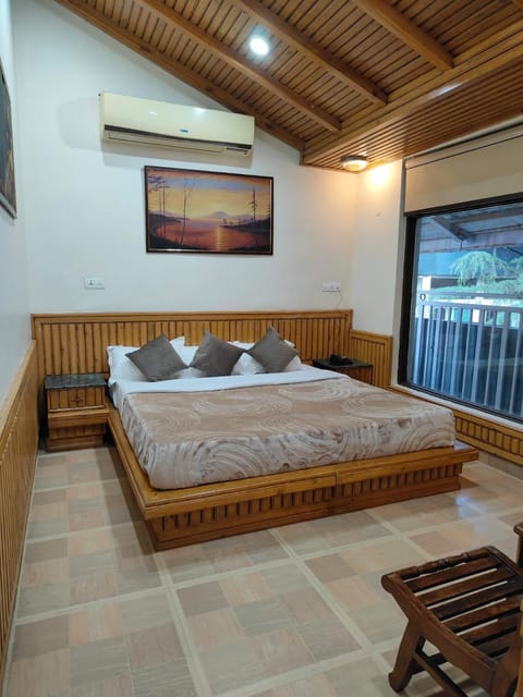 Bed, Living room