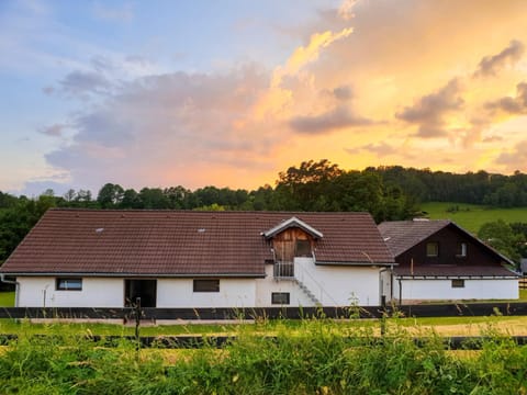 Property building, Neighbourhood, Sunrise, Sunset