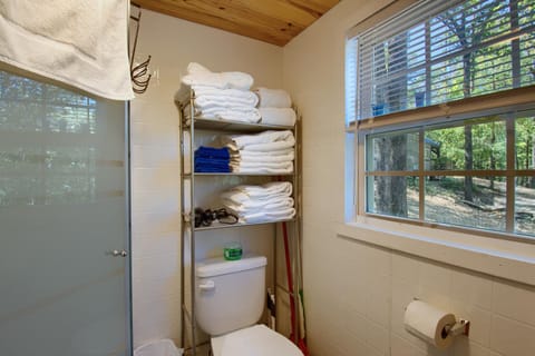 Shower, Bathroom, towels