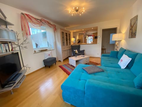 Living room, Photo of the whole room