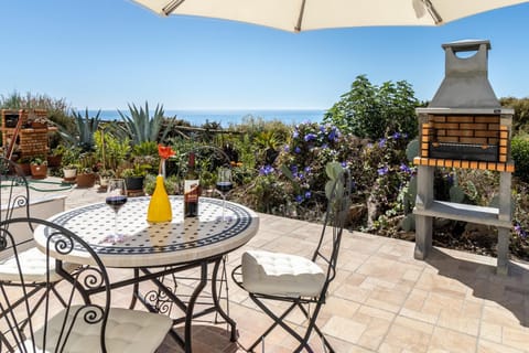 BBQ facilities, Balcony/Terrace, Sea view