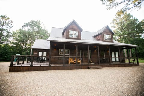 HochaHoma Luxury Cabin Cabin in Broken Bow