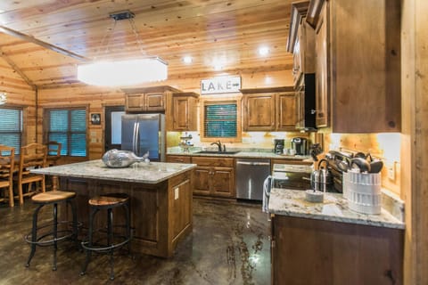 HochaHoma Luxury Cabin Cabin in Broken Bow