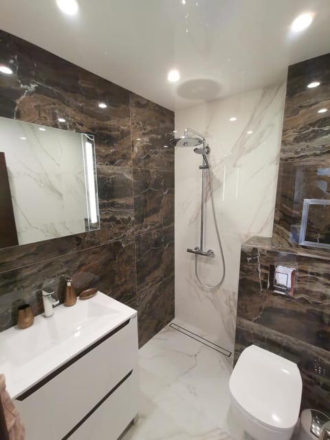 Shower, Toilet, Bathroom
