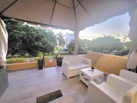 Beach Bungalow Port,free parking Apartment in Estepona