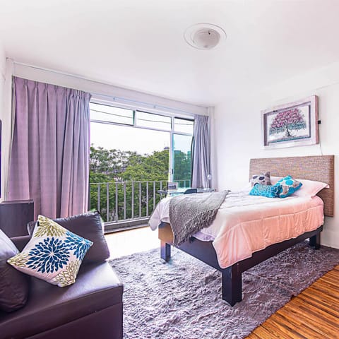 Photo of the whole room, City view