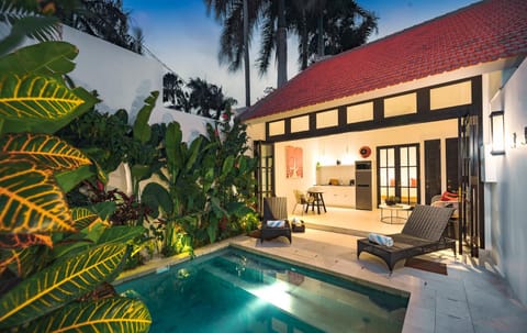 Property building, Swimming pool, Swimming pool