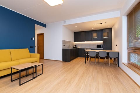 Kitchen or kitchenette, Seating area, Dining area