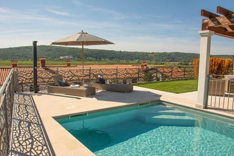 Balcony/Terrace, Swimming pool