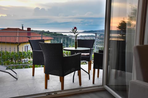 Patio, Sea view