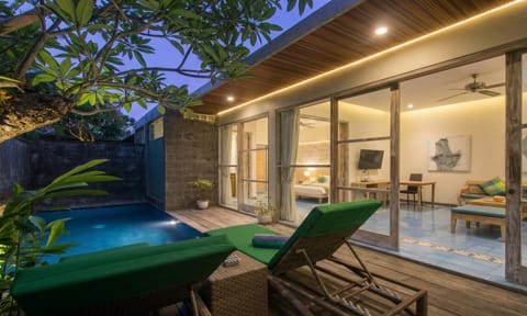 Living room, Pool view, Swimming pool, sunbed