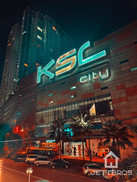 Property building, Nearby landmark, Seating area