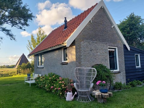Property building, Spring, Day, Garden, Garden view