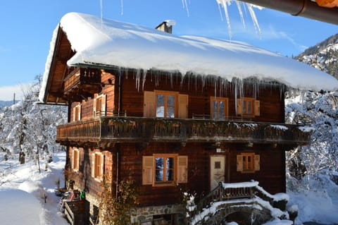 Property building, Facade/entrance, Winter