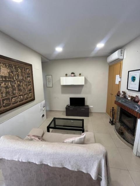 TV and multimedia, Living room, Parking, internet, air conditioner