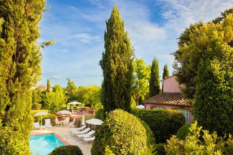 Property building, Swimming pool