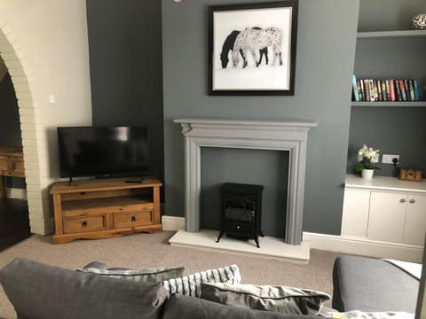 TV and multimedia, Living room, Seating area