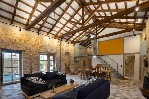 Living room, Lounge or bar