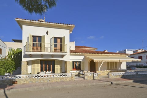 Facade/entrance, Off site