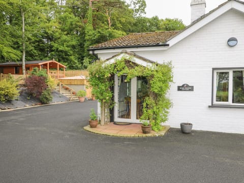 Quiet Waters Cottage House in Northern Ireland