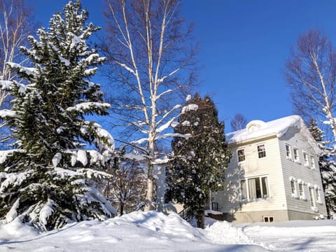 Property building, Winter