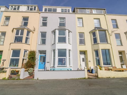 11 Marine Terrace House in Criccieth