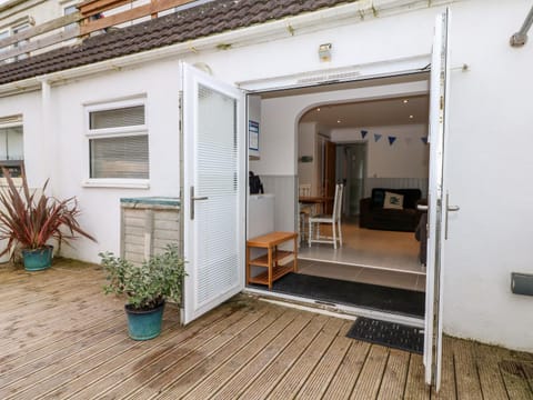 Offshore Apartment in England