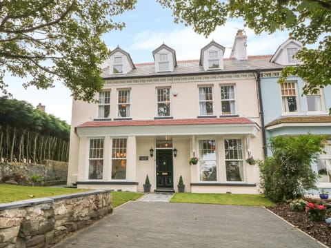 Lyngaran House House in Wales