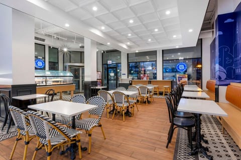 Restaurant/places to eat, Food and drinks, Breakfast