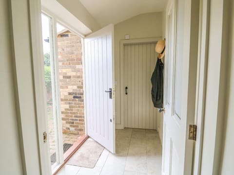 Wren Cottage House in England