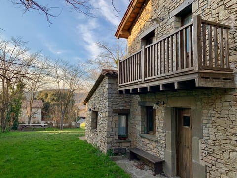 Property building, Facade/entrance, Garden