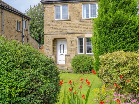 2 Ings Avenue House in Giggleswick