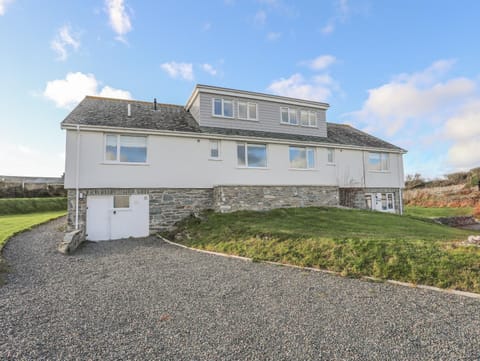 Southcott Apartment Apartment in Trearddur Bay
