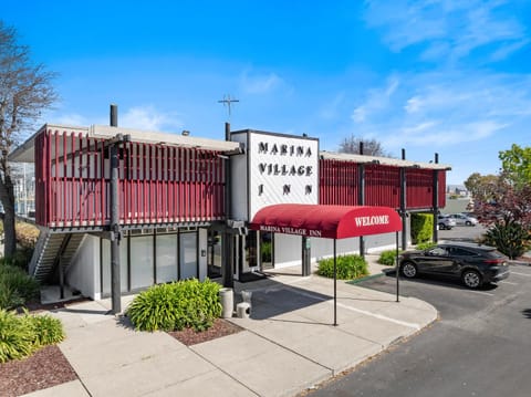 Property building, Street view, Location