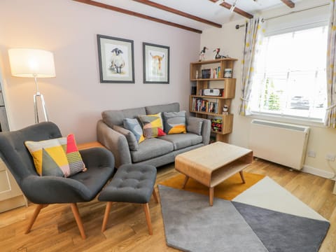 Grebe Cottage House in Scotland