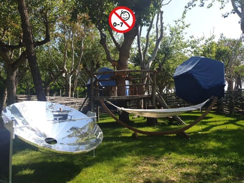 Day, Natural landscape, Tennis court, Evening entertainment, Entertainment