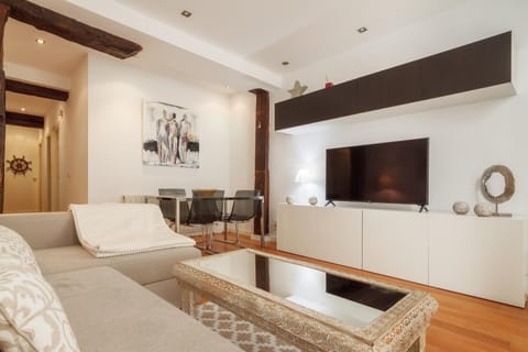 TV and multimedia, Living room, Dining area