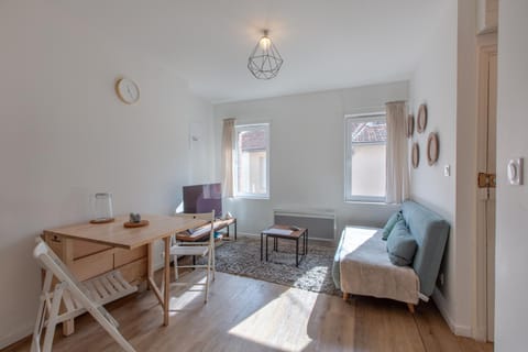 TV and multimedia, Living room, Breakfast, Lunch, Dinner