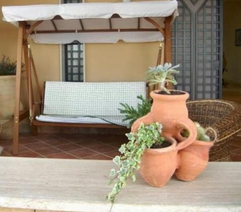 Patio, Facade/entrance, Garden, Internal: Not applicable to any particular room