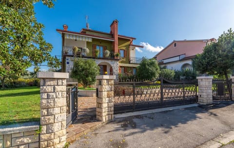 Apartment Complex Silvana Bed and Breakfast in Poreč