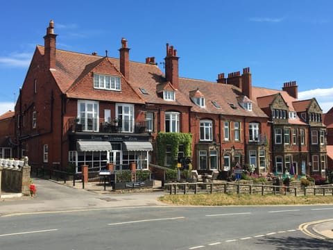 Property building, Location