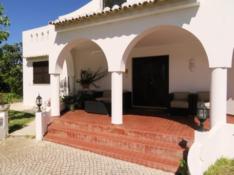 Patio, Facade/entrance