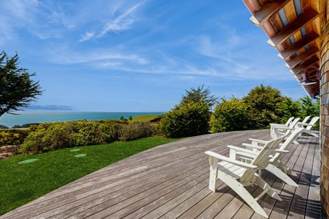 Albion Ridge Overlook House in Albion