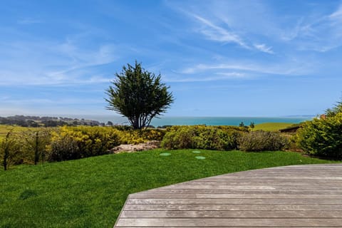 Albion Ridge Overlook House in Albion