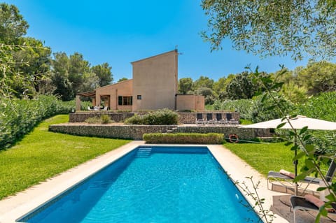 Property building, Day, Natural landscape, Garden, Garden view, Pool view, Swimming pool, sunbed