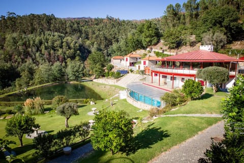 Nearby landmark, Restaurant/places to eat, Natural landscape, Area and facilities, Swimming pool, Swimming pool